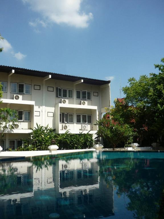 Changpuak Hotel Chiang Mai Exterior photo